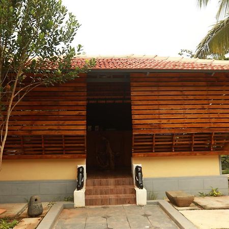 Lara Lake View Resort Thiruvananthapuram Extérieur photo