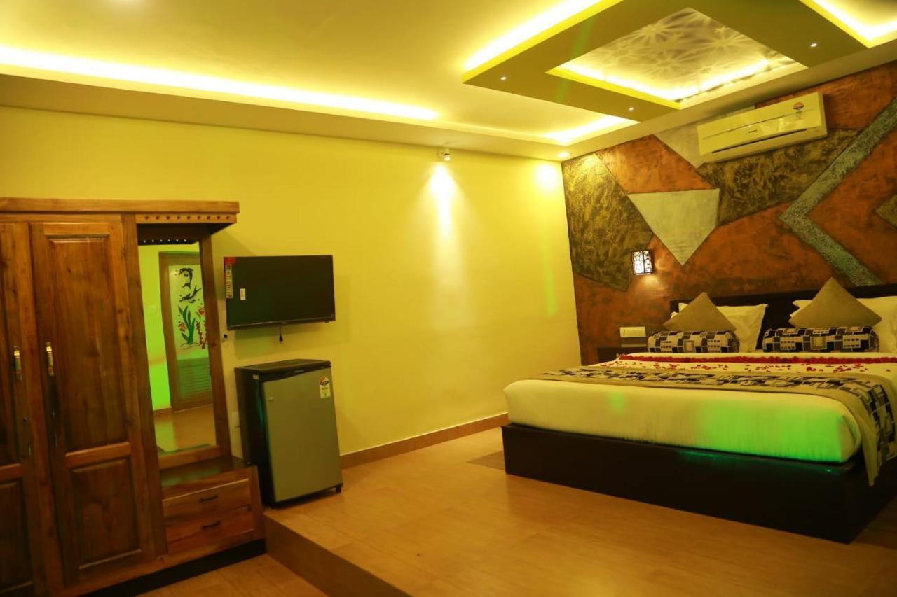 Lara Lake View Resort Thiruvananthapuram Extérieur photo