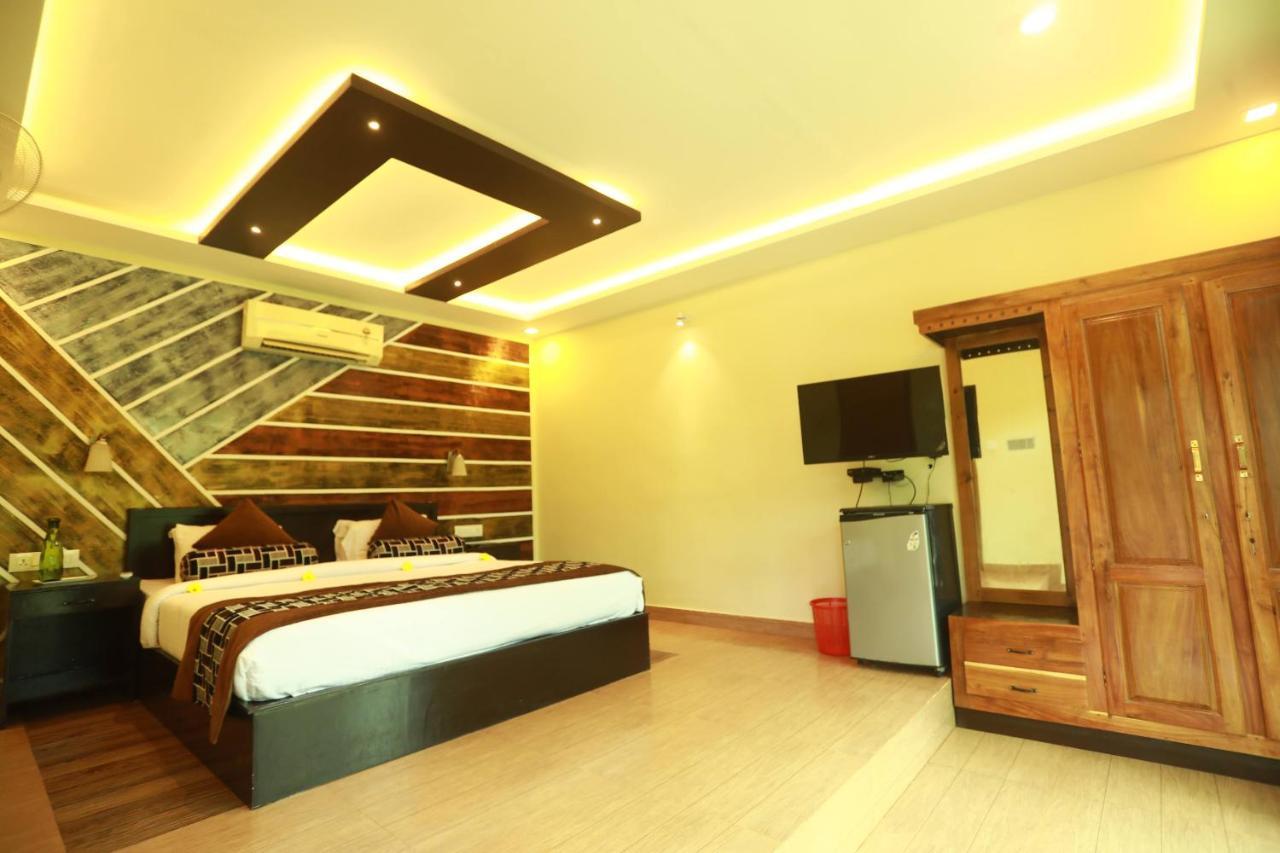 Lara Lake View Resort Thiruvananthapuram Extérieur photo