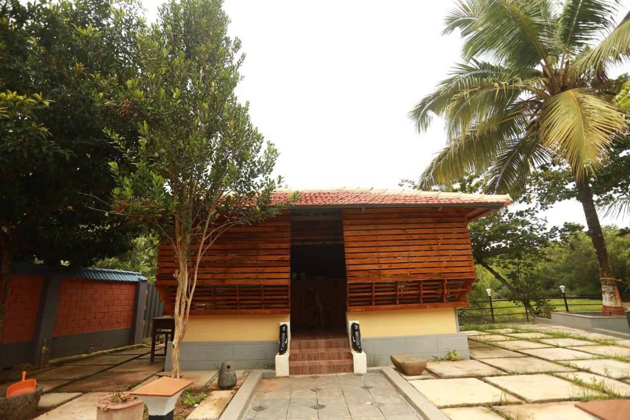 Lara Lake View Resort Thiruvananthapuram Extérieur photo