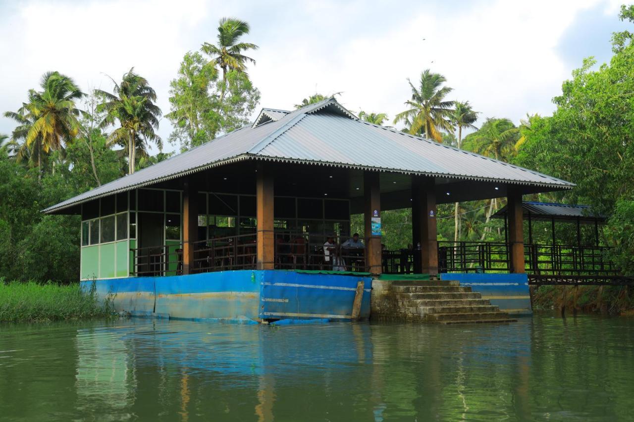 Lara Lake View Resort Thiruvananthapuram Extérieur photo